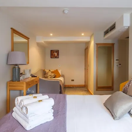 Pensjonat The Eyre Square Townhouse 3*