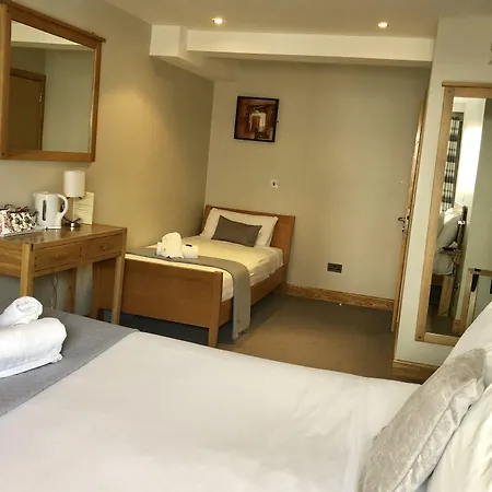 The Eyre Square Townhouse 3*