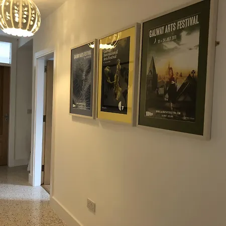 Pensjonat The Eyre Square Townhouse 3*