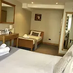The Eyre Square Townhouse 3*