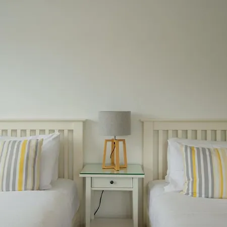 The Eyre Square Townhouse بيت ضيافة