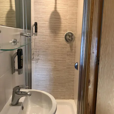 بيت ضيافة The Eyre Square Townhouse غالواي