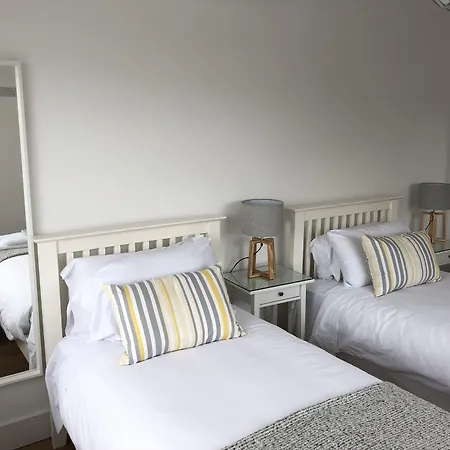 Гостевой дом The Eyre Square Townhouse