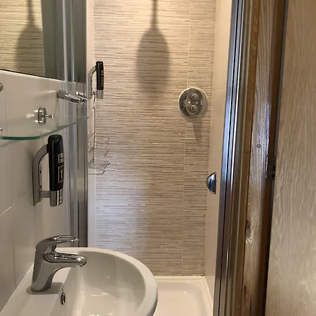 The Eyre Square Townhouse 3* غالواي