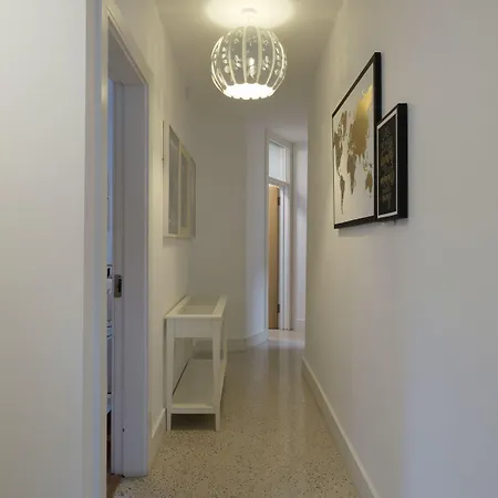 The Eyre Square Townhouse 3*