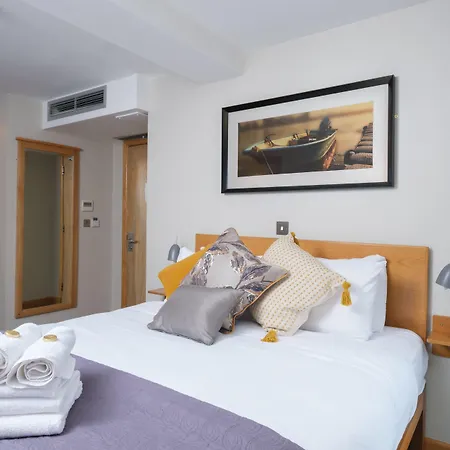 Гостевой дом The Eyre Square Townhouse 3*