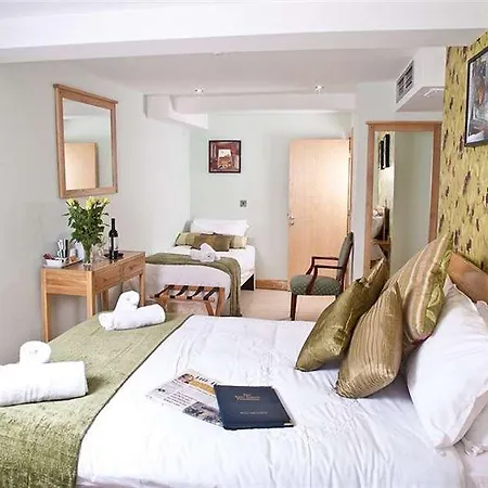 The Eyre Square Townhouse بيت ضيافة 3*