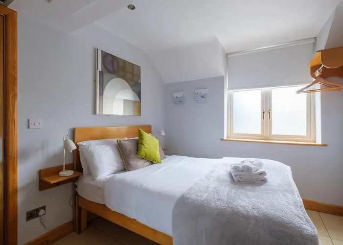 The Eyre Square Townhouse 3* Galway