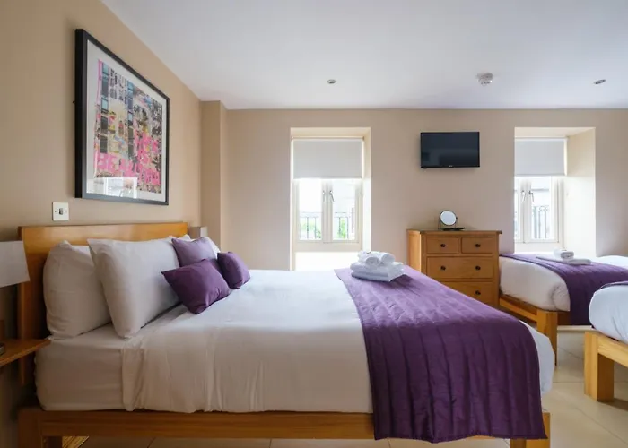 The Eyre Square Townhouse 3*