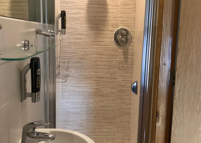 Гостевой дом The Eyre Square Townhouse Голуэй