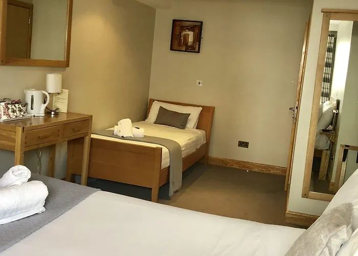 The Eyre Square Townhouse 3*