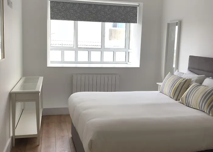 The Eyre Square Townhouse 3*