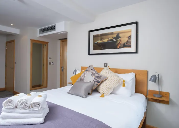 Гостевой дом The Eyre Square Townhouse 3*