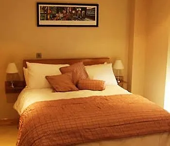 Гостевой дом The Eyre Square Townhouse 3*