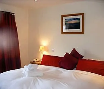 Гостевой дом The Eyre Square Townhouse 3*